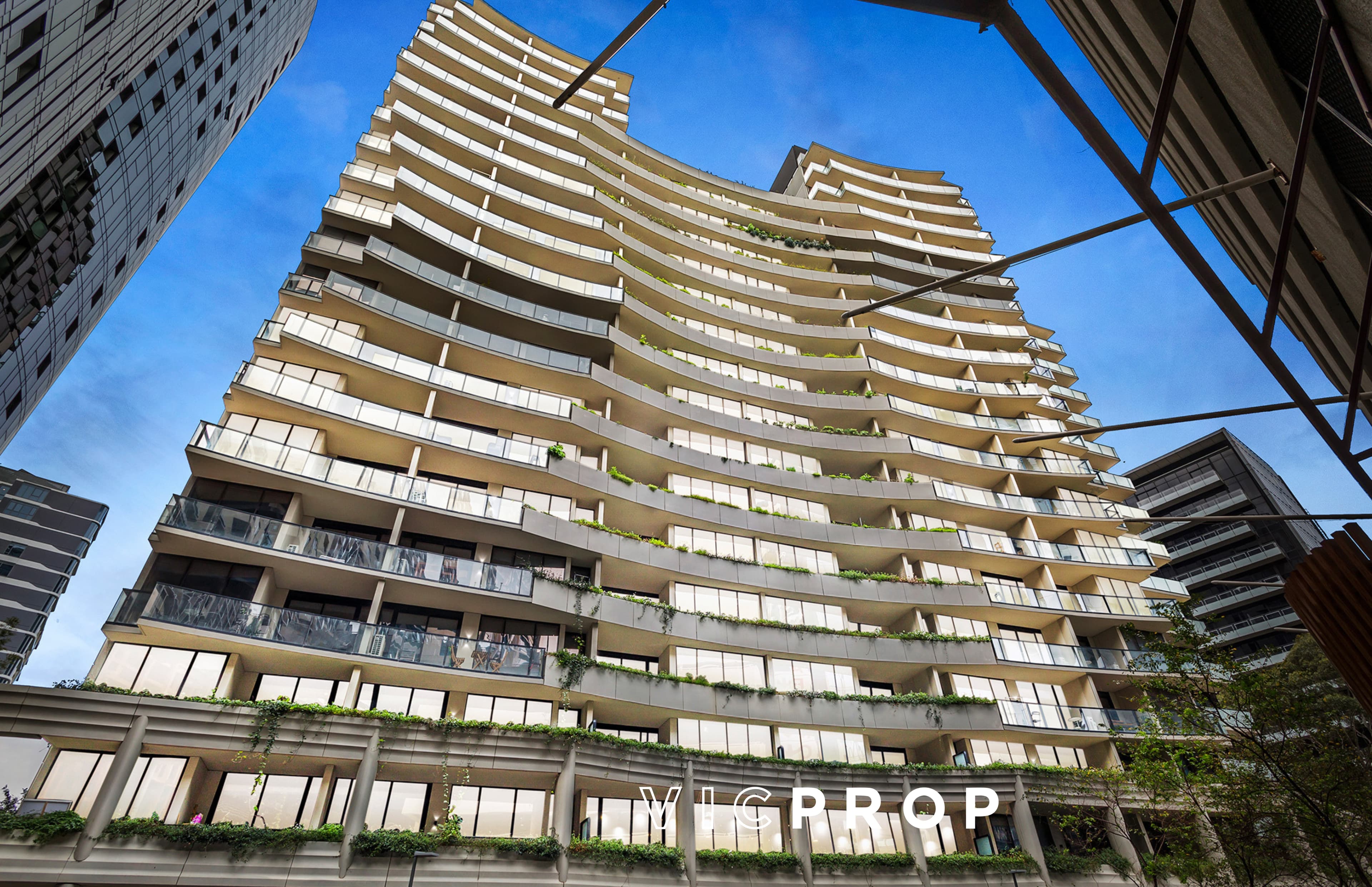 913/8 Daly Street, South Yarra