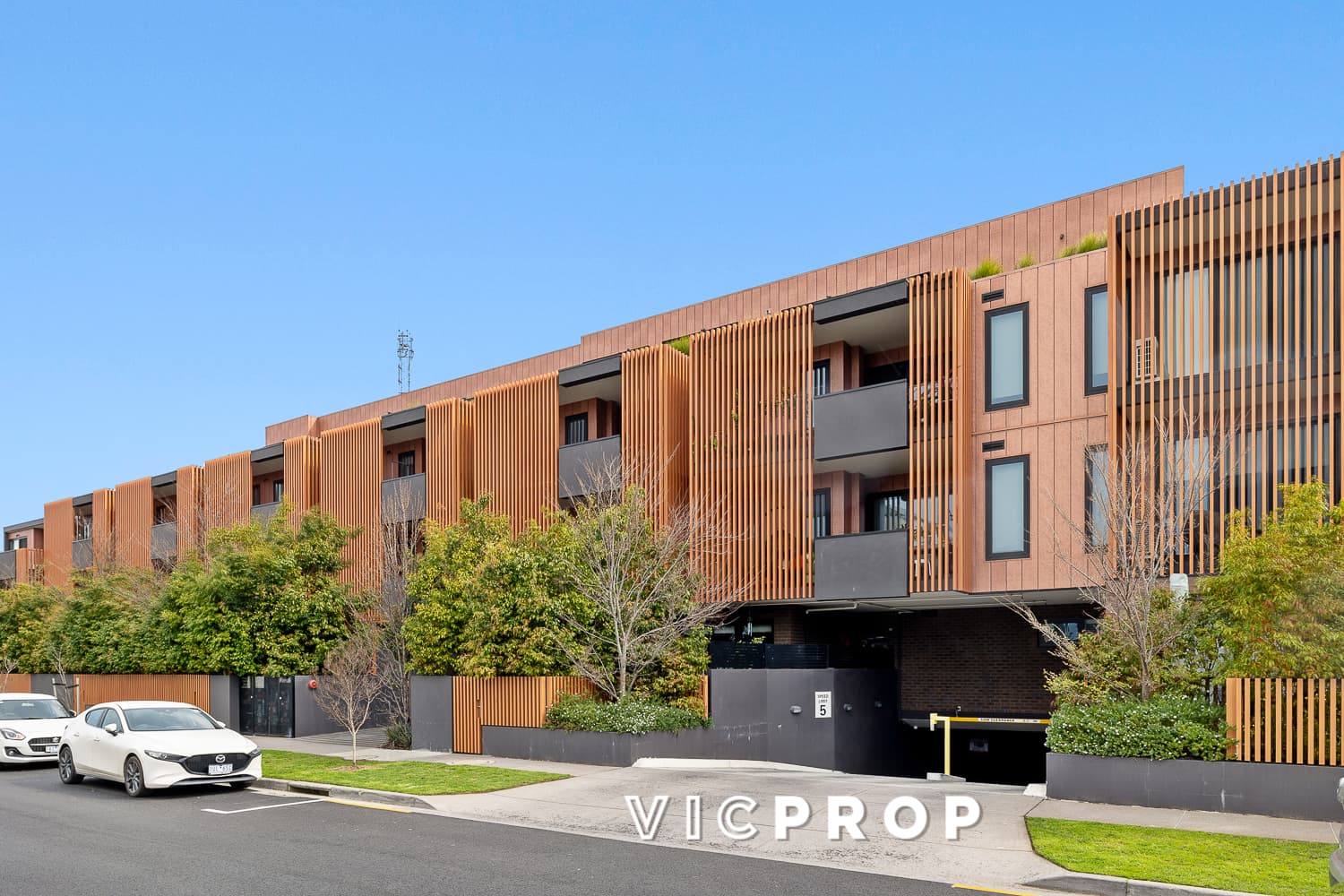 114/19 Hall Street, Cheltenham