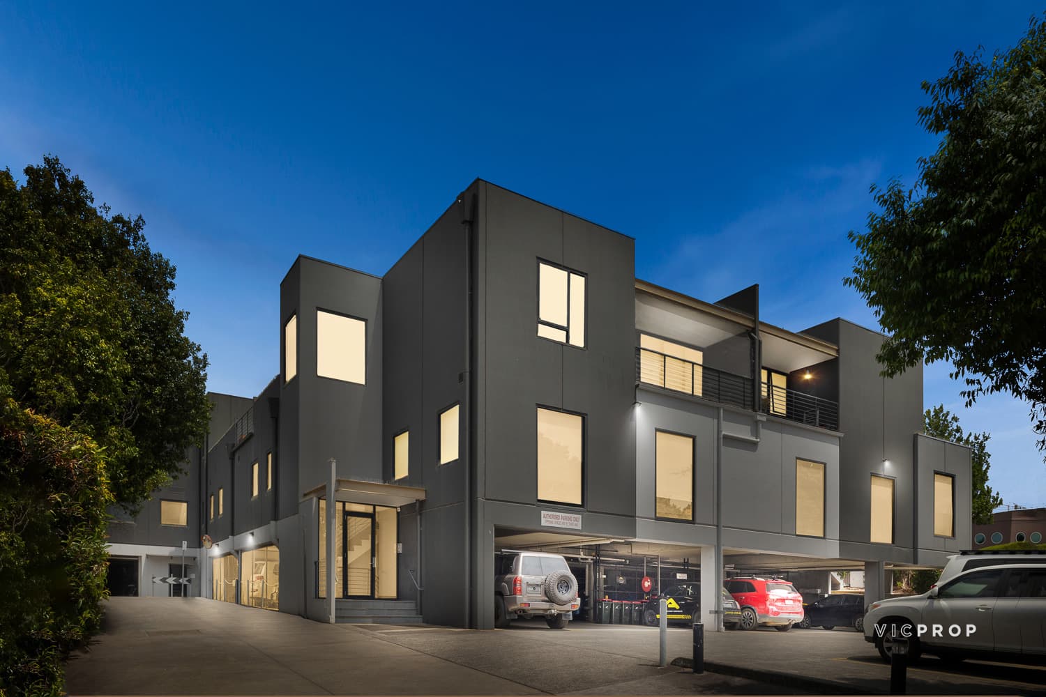 2/2A Acacia Street, Doncaster